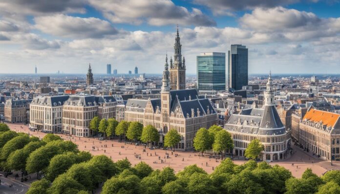 Best time to visit The Hague for pleasant weather and fewer crowds?