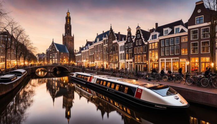 Where to stay in Utrecht for easy access to the Domtoren and canals?