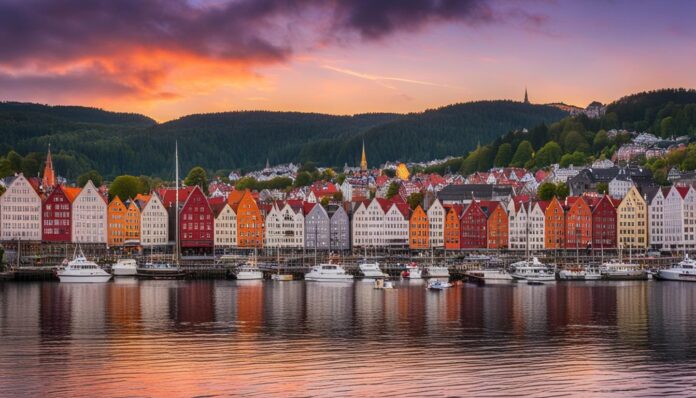 What is the best time to visit Bergen to experience Hanseatic culture?