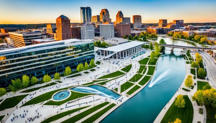 What are the must-visit attractions in Columbus?