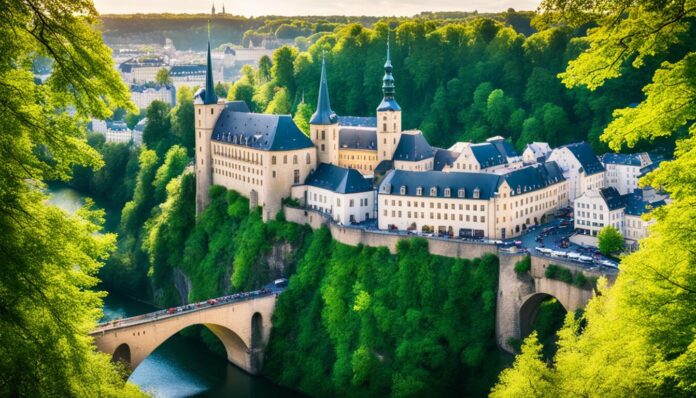 What are the top attractions in Luxembourg City?